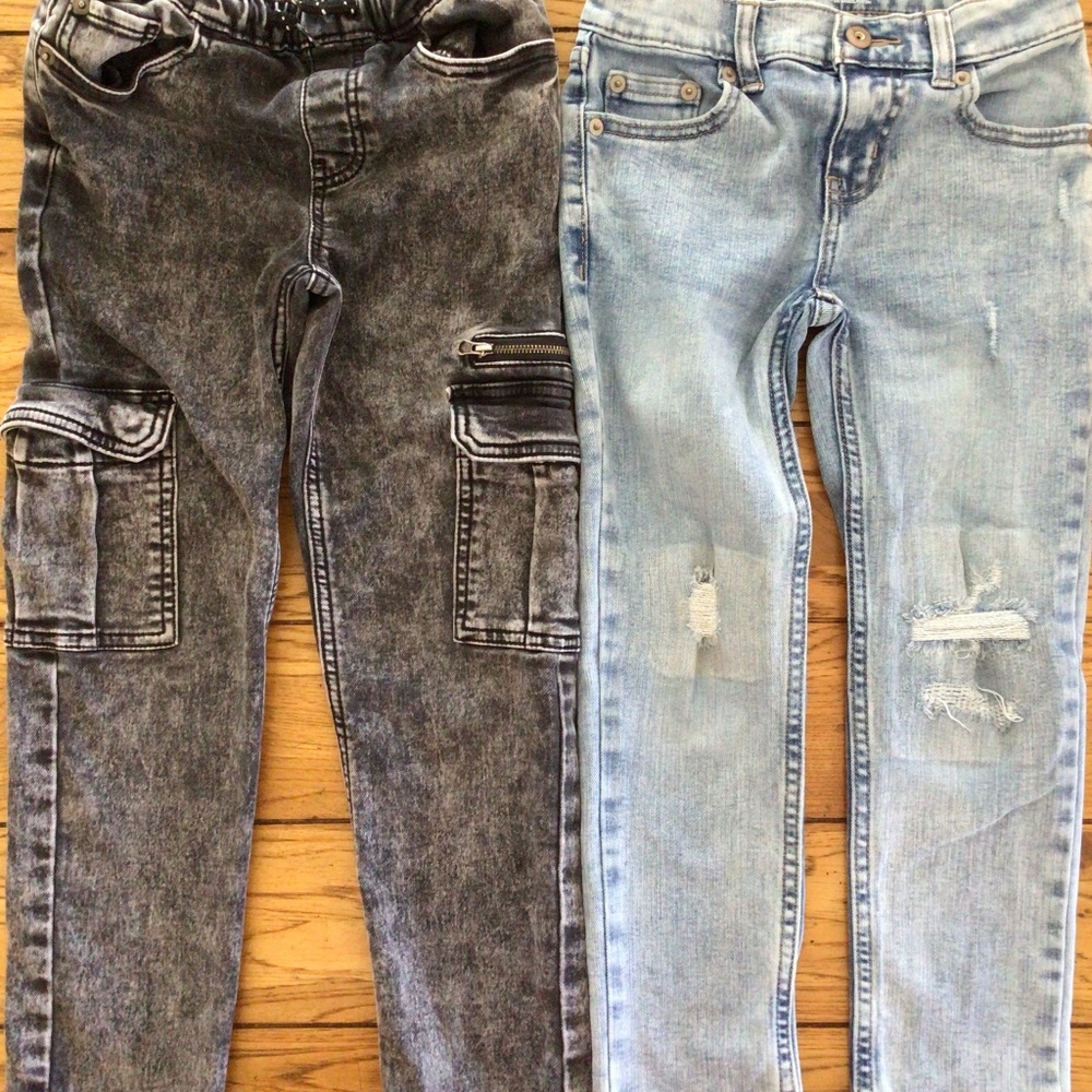 BOYS TWO BUNDLE JEANS - BOTH  SIZE 6 -  WONDER NATION - 1 BLACK /1 BLUE JEAN